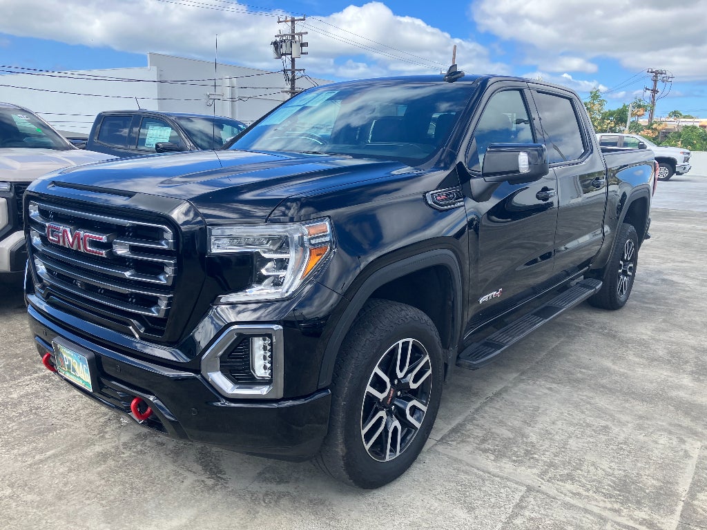 2020 GMC Sierra 1500 AT4 in Onyx Black — front three-quarter view